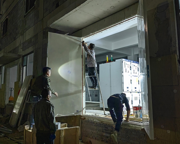 太重瀟河產(chǎn)業(yè)園防火門、工業(yè)門施工中